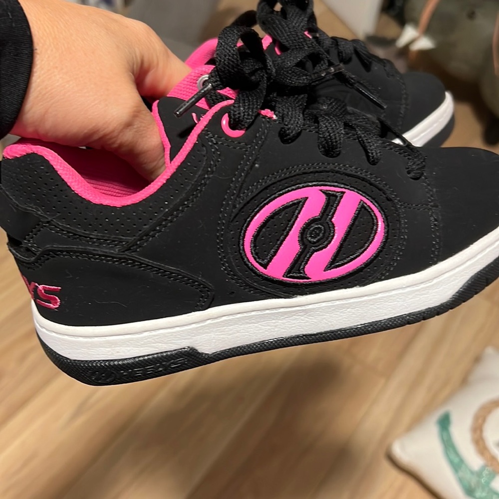 Kids size 2 brand new Heelys